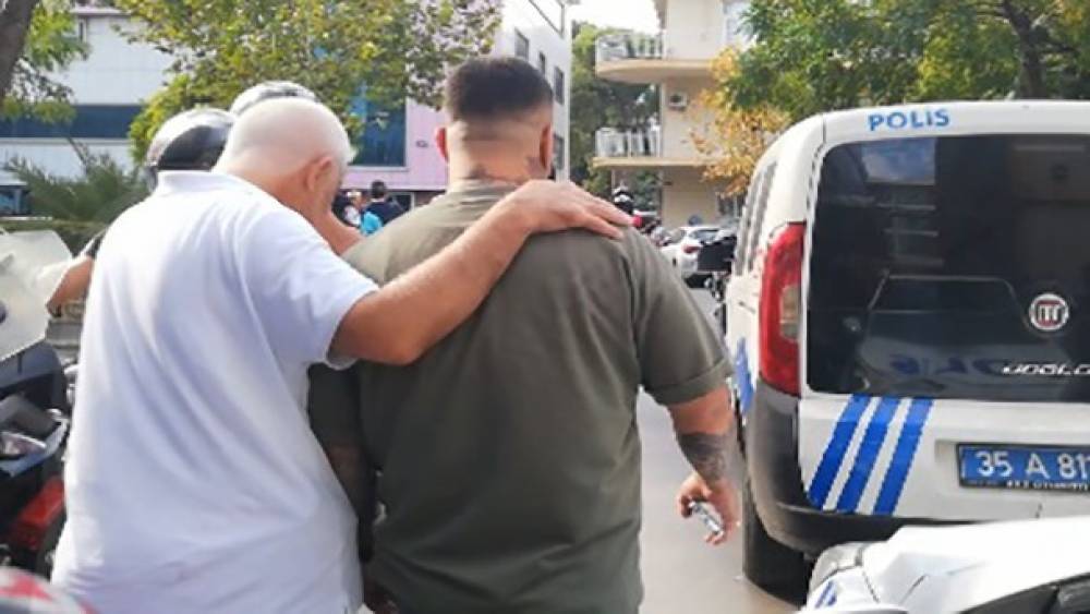 İzmir’deki çatışmayla ilgili 1 şüpheli hastane bahçesinde yakalandı
