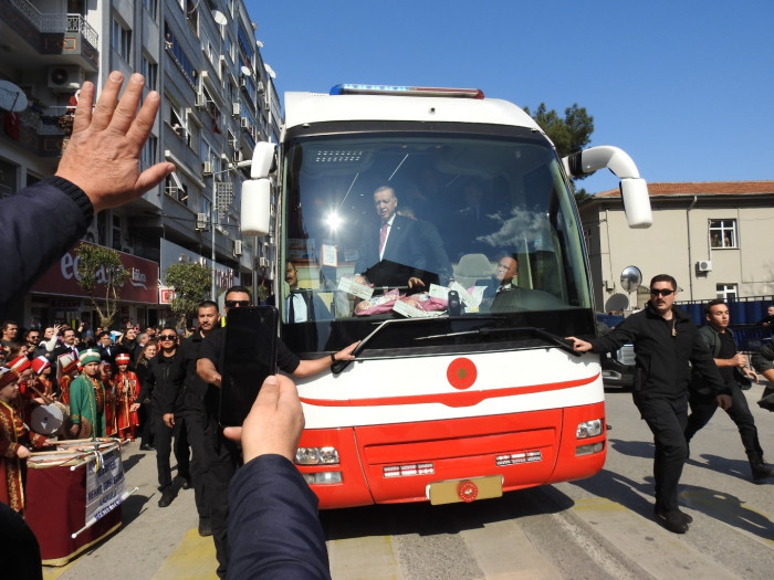 CUMHURBAŞKANI ERDOĞAN’A COŞKULU KARŞILAMA