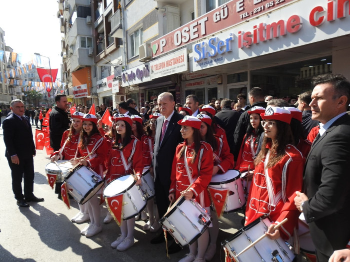 CUMHURBAŞKANI ERDOĞAN’A COŞKULU KARŞILAMA