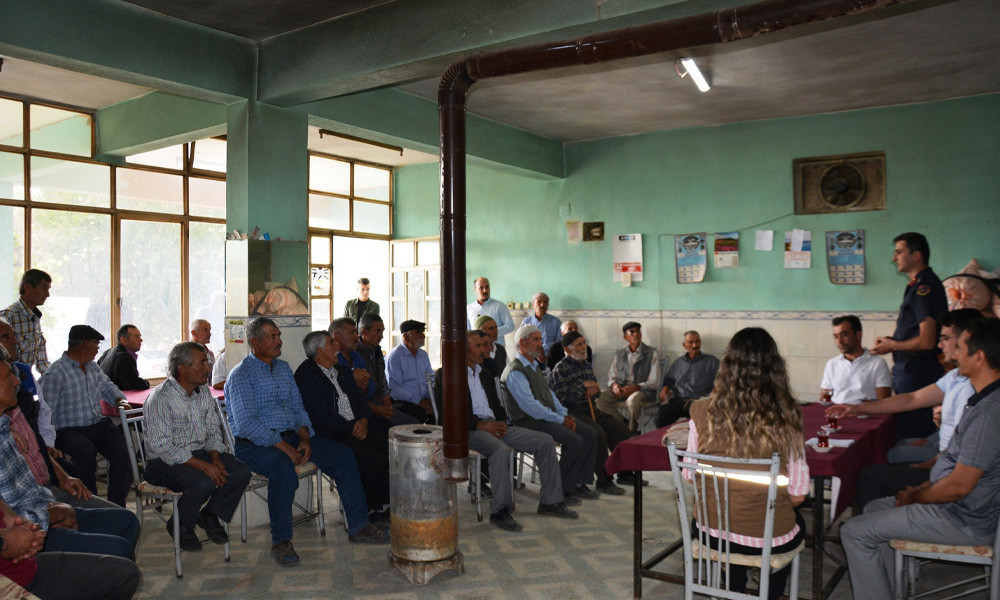 KAYMAKAM OKUMUŞ VATANDAŞLARLA BULUŞTU   