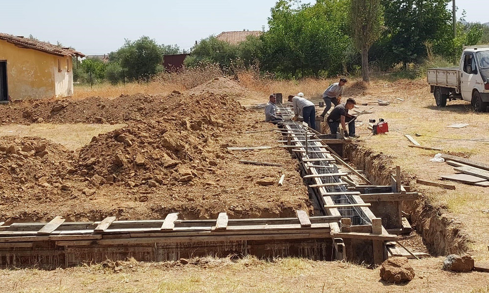 Yeşilkavak Mahallesi’nde halı saha çalışmaları başladı 